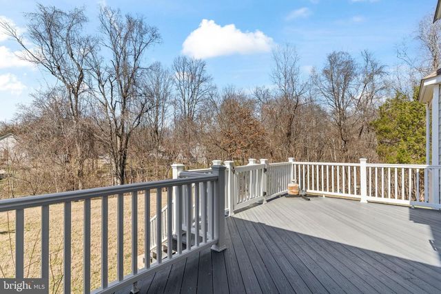 5 CROSS POINT DR, Owings, MD 20736