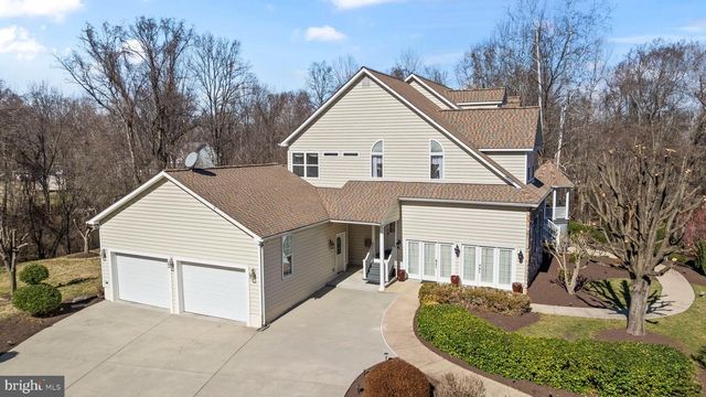 5 CROSS POINT DR, Owings, MD 20736