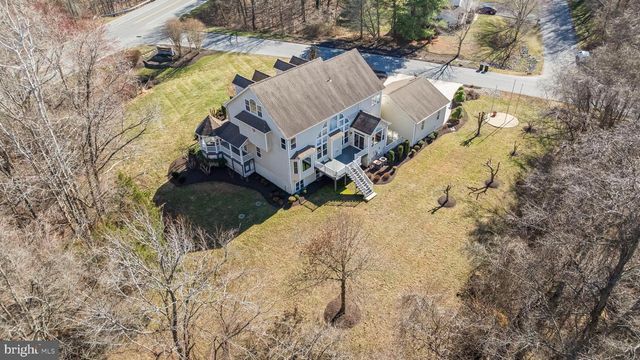 5 CROSS POINT DR, Owings, MD 20736