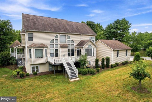 5 CROSS POINT DR, Owings, MD 20736