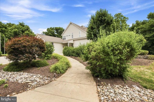 5 CROSS POINT DR, Owings, MD 20736