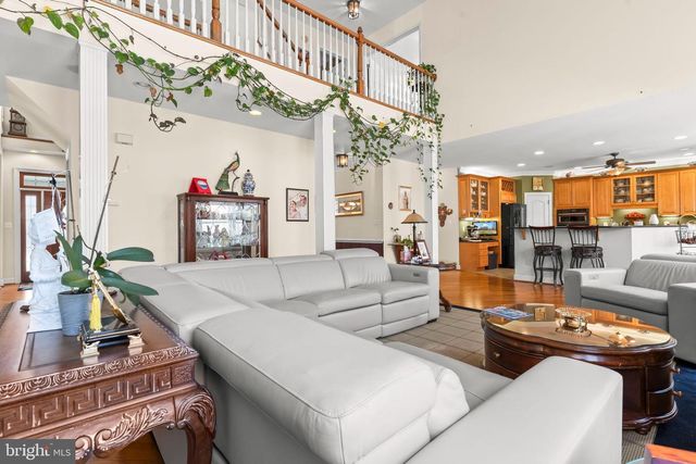 5 CROSS POINT DR, Owings, MD 20736