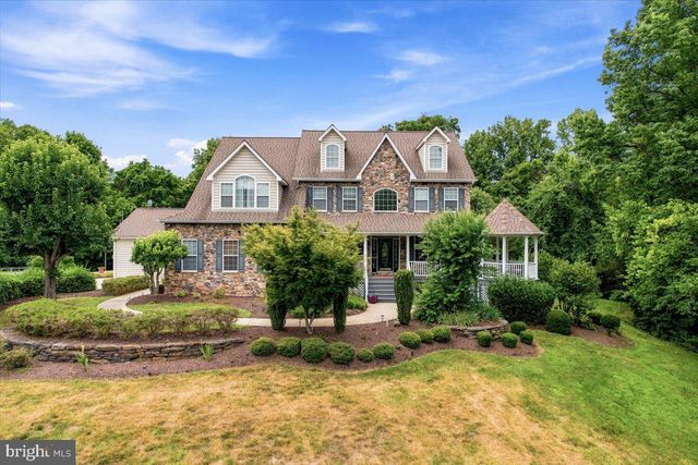 5 CROSS POINT DR, Owings, MD 20736