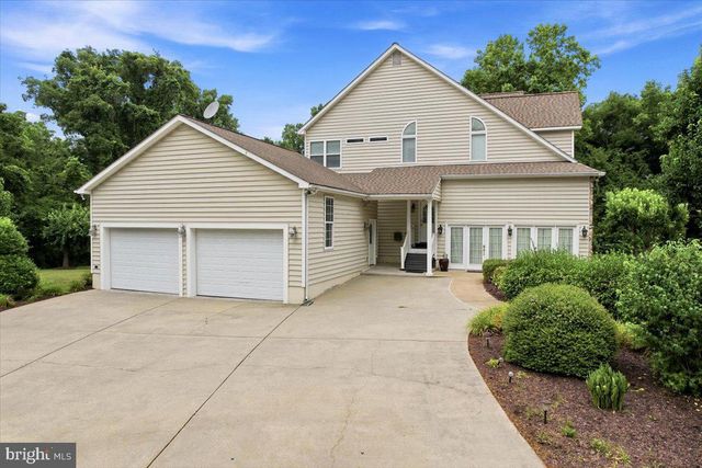 5 CROSS POINT DR, Owings, MD 20736