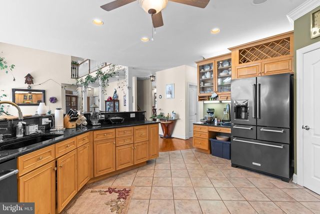 5 CROSS POINT DR, Owings, MD 20736