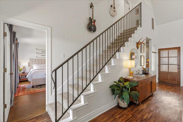 10605 Lake Beach DR, Dripping Springs, TX 78620