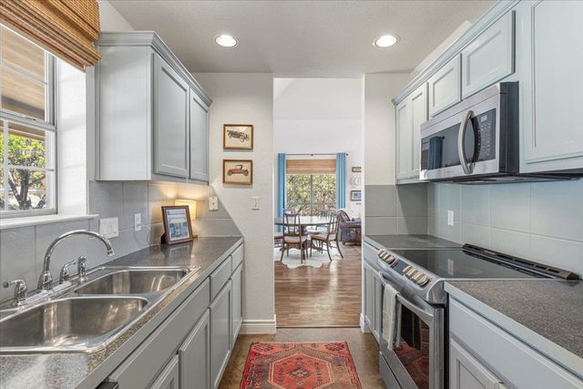 10605 Lake Beach DR, Dripping Springs, TX 78620