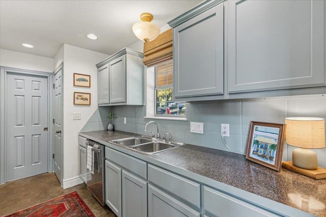 10605 Lake Beach DR, Dripping Springs, TX 78620