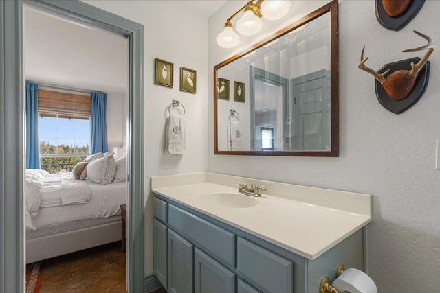 10605 Lake Beach DR, Dripping Springs, TX 78620