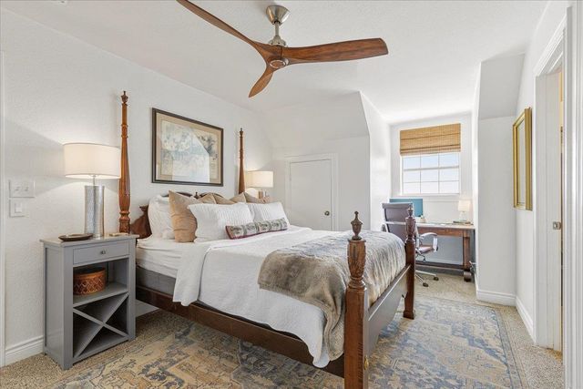 10605 Lake Beach DR, Dripping Springs, TX 78620