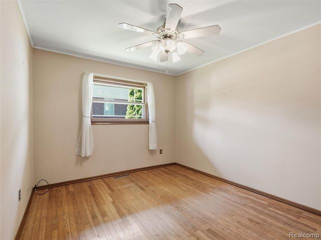22605 Dorion Street, Saint Clair Shores, MI 48082