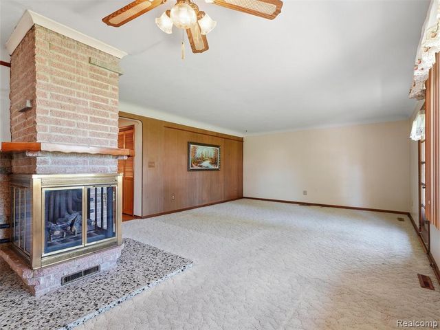 22605 Dorion Street, Saint Clair Shores, MI 48082