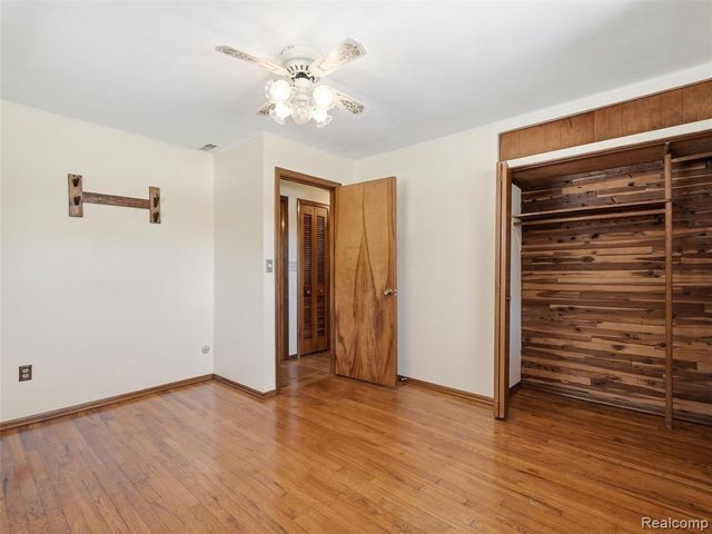 22605 Dorion Street, Saint Clair Shores, MI 48082