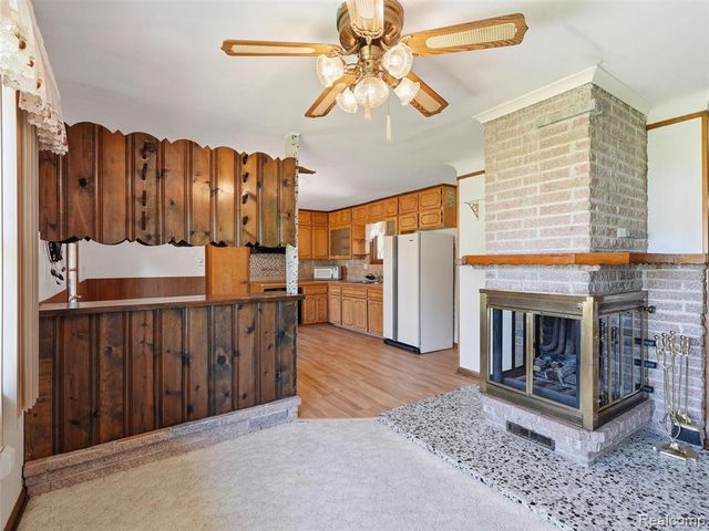 22605 Dorion Street, Saint Clair Shores, MI 48082