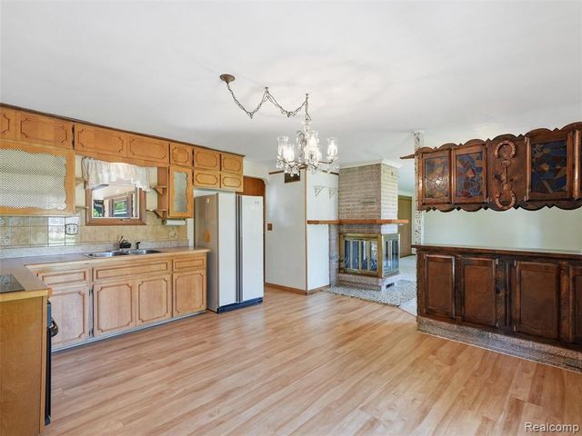 22605 Dorion Street, Saint Clair Shores, MI 48082