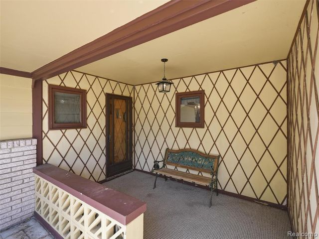 22605 Dorion Street, Saint Clair Shores, MI 48082