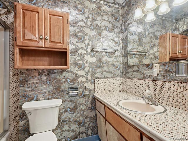 22605 Dorion Street, Saint Clair Shores, MI 48082