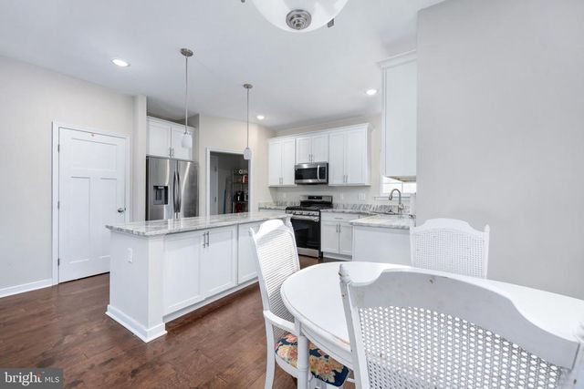 1002 LAKEVIEW PKWY, Locust Grove, VA 22508