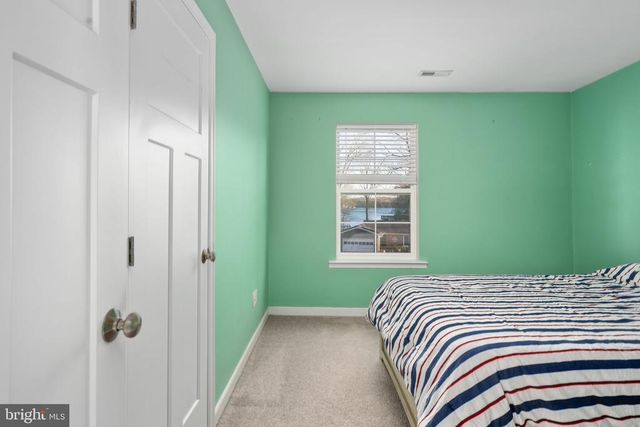 1002 LAKEVIEW PKWY, Locust Grove, VA 22508