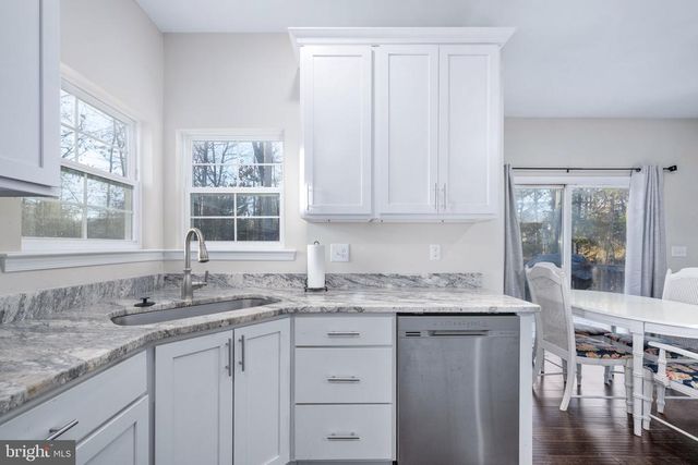 1002 LAKEVIEW PKWY, Locust Grove, VA 22508