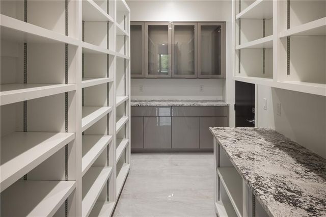 3331 S Saddle Ridge Court, Independence, MO 64057