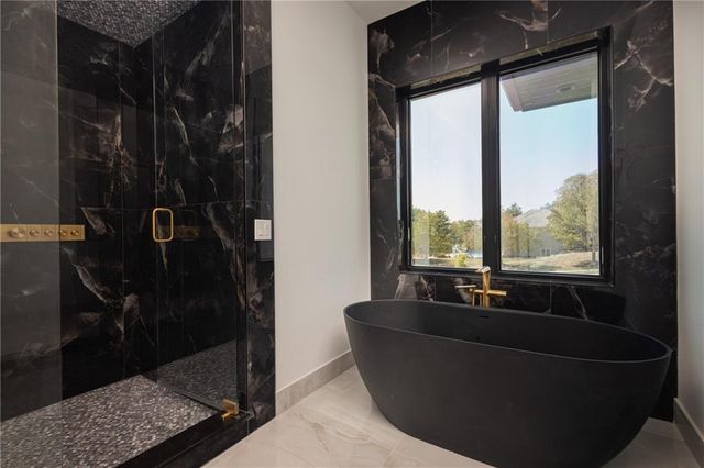 3331 S Saddle Ridge Court, Independence, MO 64057
