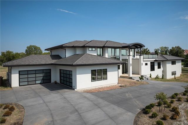 3331 S Saddle Ridge Court, Independence, MO 64057