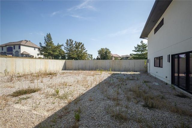 3331 S Saddle Ridge Court, Independence, MO 64057