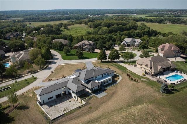 3331 S Saddle Ridge Court, Independence, MO 64057