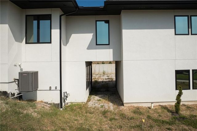 3331 S Saddle Ridge Court, Independence, MO 64057