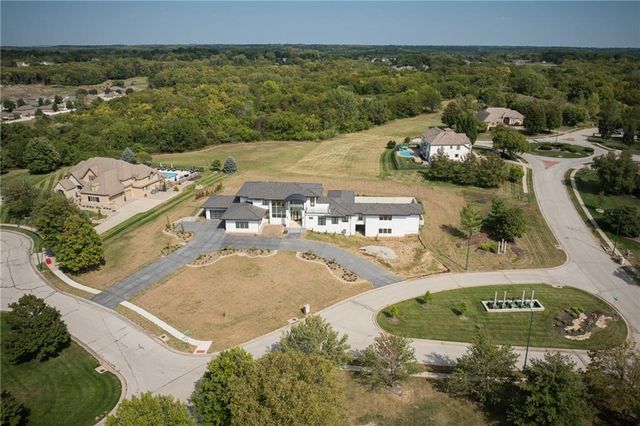 3331 S Saddle Ridge Court, Independence, MO 64057