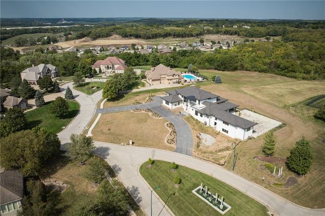 3331 S Saddle Ridge Court, Independence, MO 64057