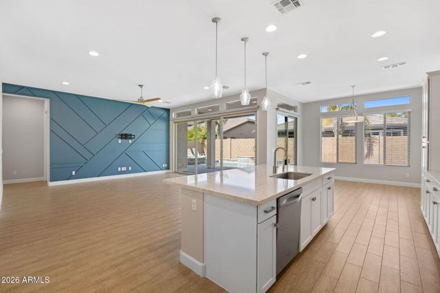 2860 E PINTO Drive, Gilbert, AZ 85296