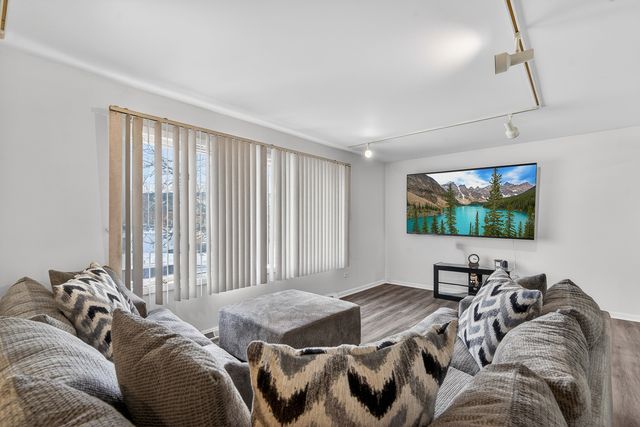 8834 Plainfield Road, Brookfield, IL 60513