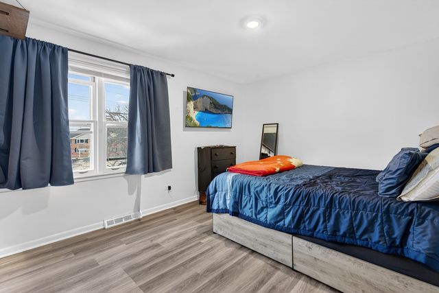 8834 Plainfield Road, Brookfield, IL 60513