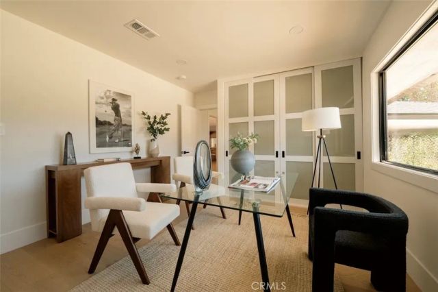 17601 McCormick Street, Encino, CA 91316