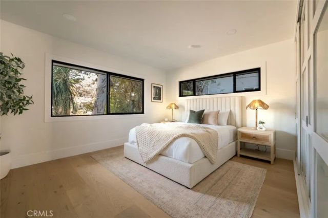17601 McCormick Street, Encino, CA 91316