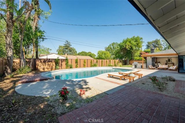 17601 McCormick Street, Encino, CA 91316