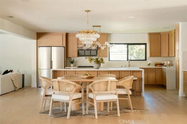 17601 McCormick Street, Encino, CA 91316