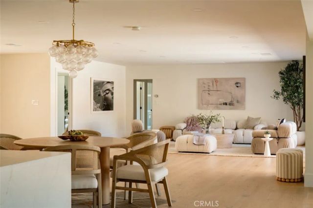 17601 McCormick Street, Encino, CA 91316