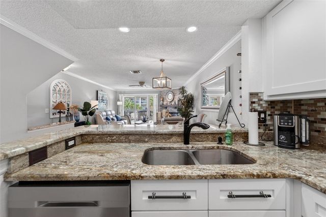 394 MADEIRA CIRCLE, St Petersburg, FL 33715