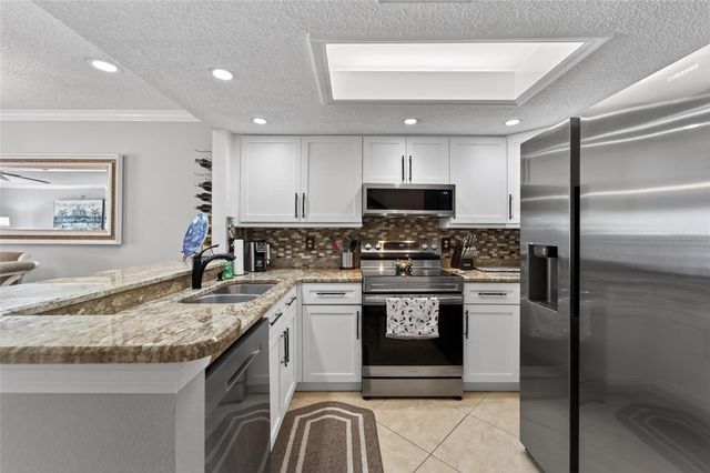 394 MADEIRA CIRCLE, St Petersburg, FL 33715