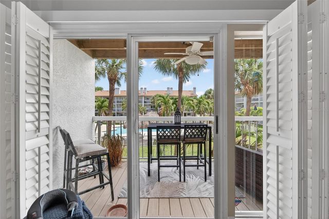 394 MADEIRA CIRCLE, St Petersburg, FL 33715