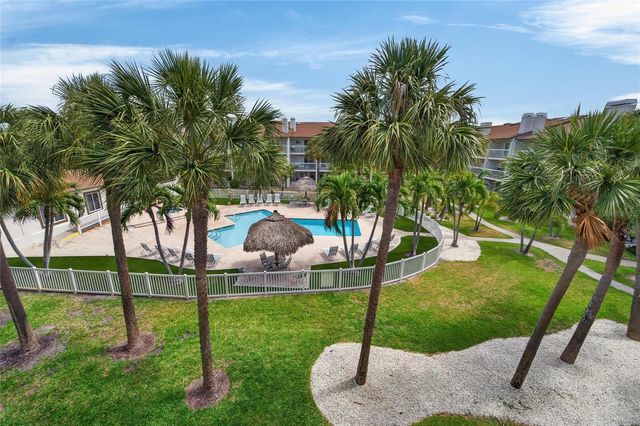394 MADEIRA CIRCLE, St Petersburg, FL 33715