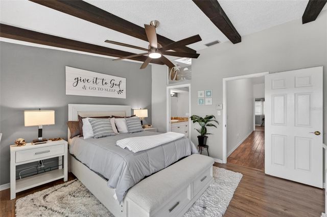 394 MADEIRA CIRCLE, St Petersburg, FL 33715