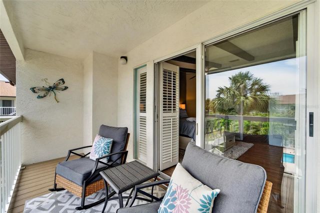 394 MADEIRA CIRCLE, St Petersburg, FL 33715