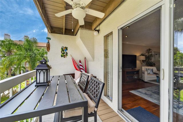 394 MADEIRA CIRCLE, St Petersburg, FL 33715