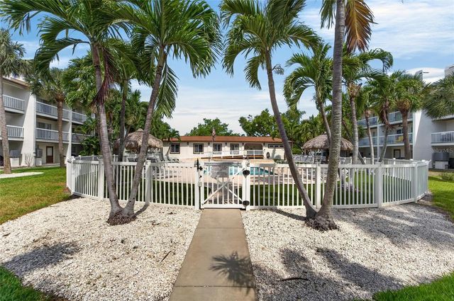 394 MADEIRA CIRCLE, St Petersburg, FL 33715