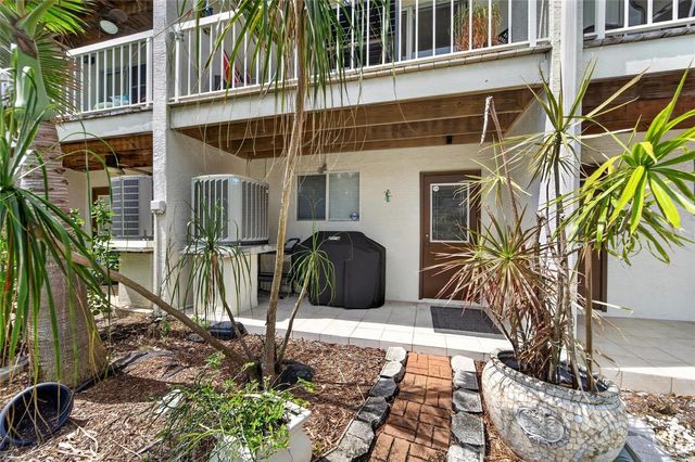 394 MADEIRA CIRCLE, St Petersburg, FL 33715