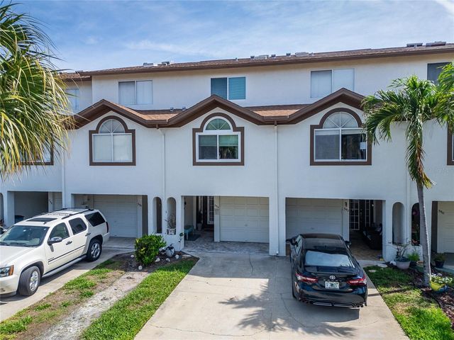 394 MADEIRA CIRCLE, St Petersburg, FL 33715
